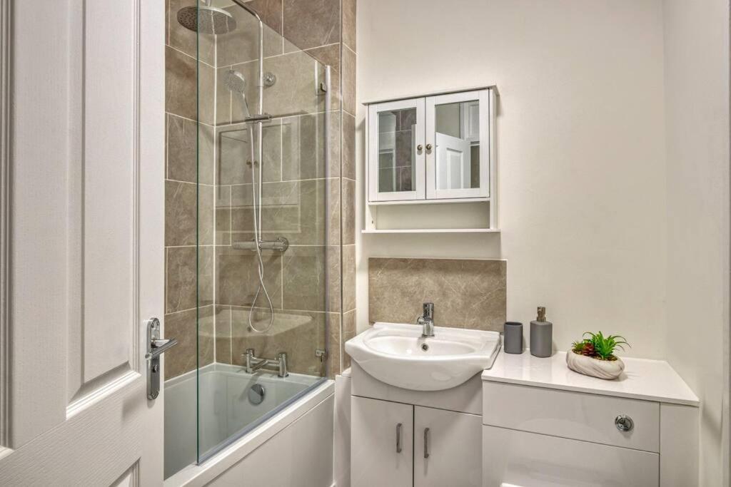 Hidden Gem In Battersea W/ Free Parking Appartement Londres